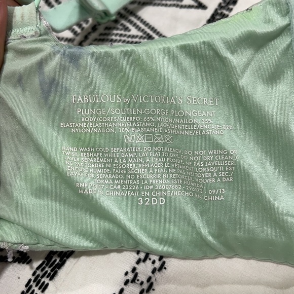 VS Mint Green Bra - Picture 3 of 6